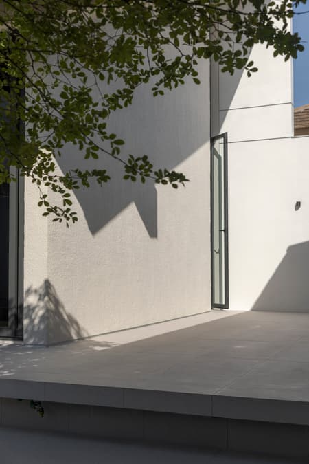 Baan Tectonix House